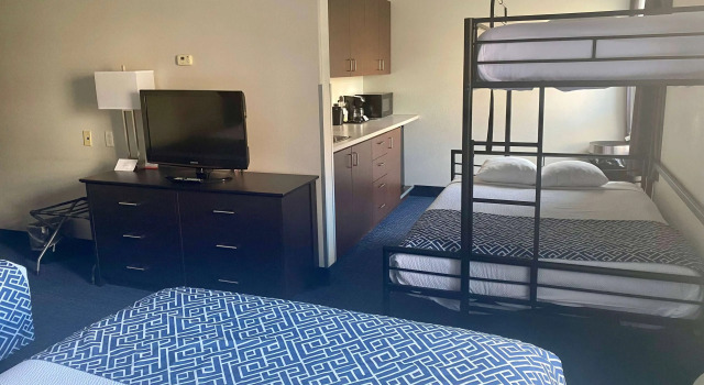 Super 8 by Wyndham Lachenaie/Terrebonne, Забронировать Отель Тербон Rive-Nord