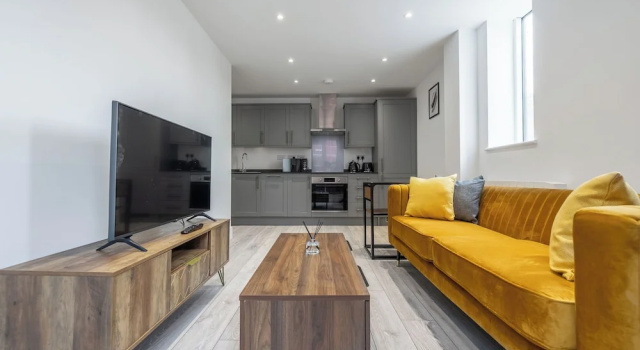 Апартаменты Classic Beautiful 2Bedroom House in Central Town