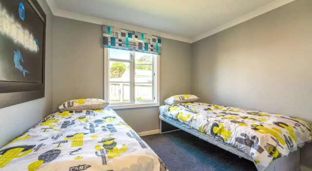 White Sands Cottage at Palm Beach, Rezerwuj Dom wakacyjny Hotele w Auckland Region z parkingiem, Parking
