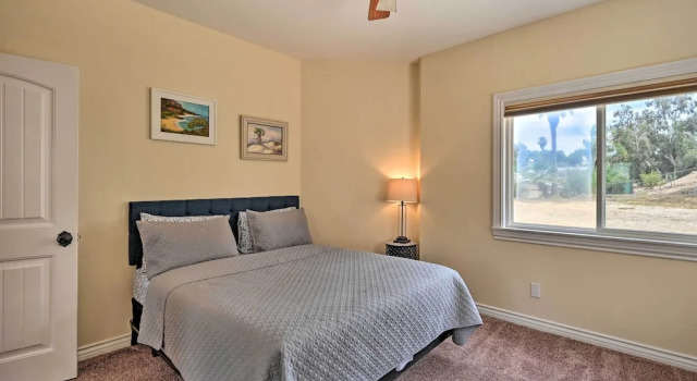Luxe Vista Getaway w/ Private Pool & Hot Tub!, Rezerwuj Hotel Vista San Diego County