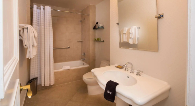 Четырёхместный номер Standard The Seelbach Hilton Louisville