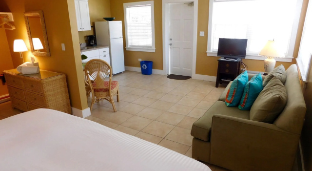 Pines & Palms Resort
