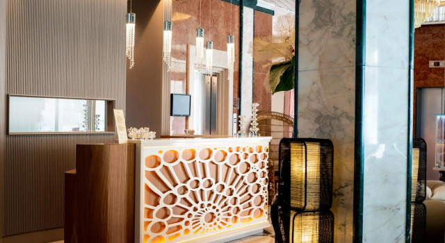Carlton Hotel