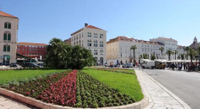 Riva Rooms, Prenota Hotel Splitska 