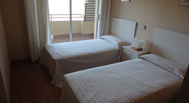 Monteixo 5A, Забронировать Отель Отели Торредембарры 3 звезды, 3*