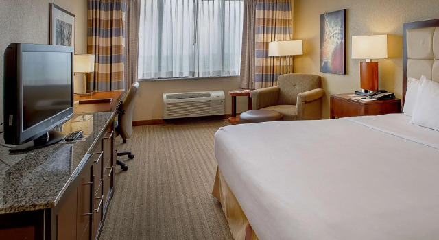 Двухместный номер Premium DoubleTree by Hilton St. Louis at Westport