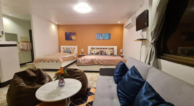 Squidy home, Забронировать Отель Ко-Сичанг провинция Чонбури, рядом с Больница острова Ко Сичанг