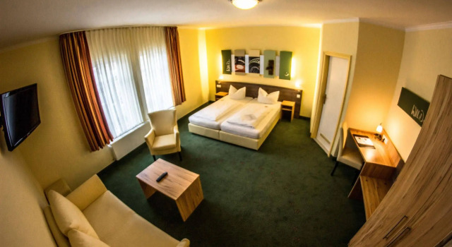 Gästehaus Blaue Ecke, Prenota Hotel Adenau Ahrtal
