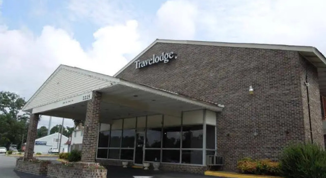 Travelodge Williamsburg Central, Забронировать Отель Уильямсберг Виргиния