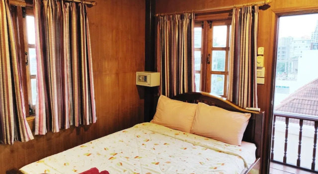 Бунгало Deluxe с балконом Amstellux Apartments