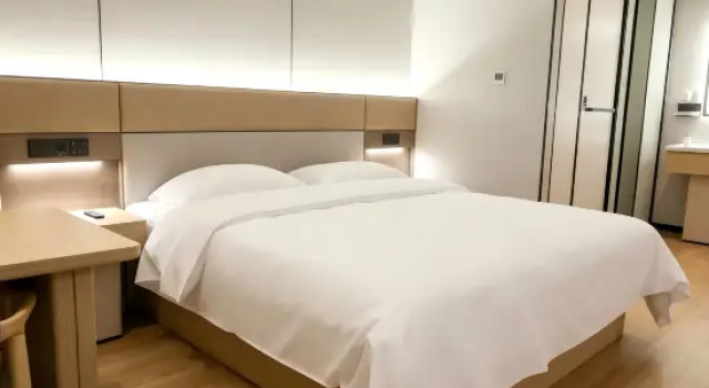 Трёхместный люкс Deluxe mango crystal hotel