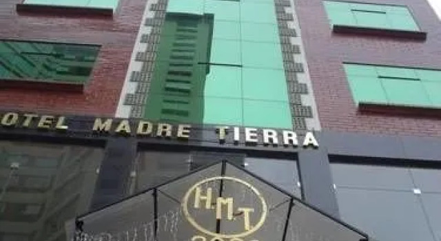 Madre Tierra, Забронировать Отель Отели Ла-Пас с парковкой, рядом с General Clinic Hospital, Парковка
