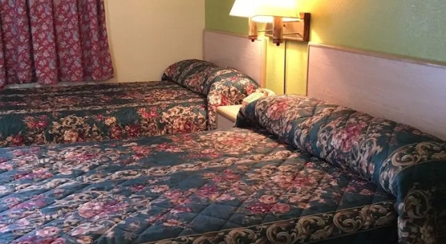 Shaws Komfort Motel, 预订 汽车旅馆 萨凡纳 田纳西州