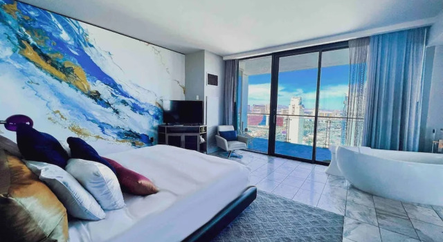 Full Strip Views - Open Balconies - Free Parking Jacuzzi Tub - High Floor, Book Lejlighed Lejligheder i Paradise., Lejlighed