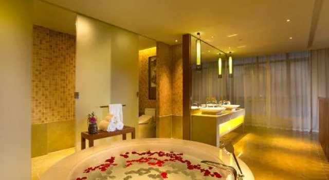 Семейный люкс с видом на озеро Narada Resort and Spa Anji