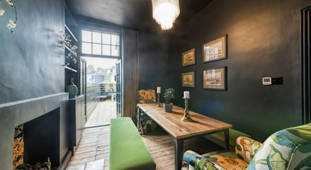 3 Bedroom Apartment with 2 Roof Terraces Sleeps 6 in Fulham