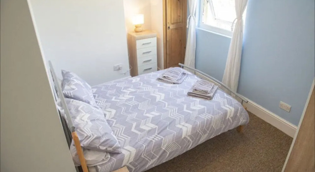 Spacious 4 Bedroom House in Plymouth City Centre, Varaa Huoneisto Asunnot kohteessa Merseyside, Huoneisto