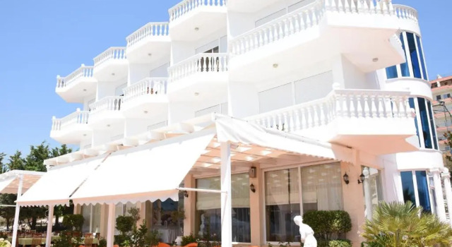 Трёхместный номер Standard с балконом и с видом на море Hotel VISAD