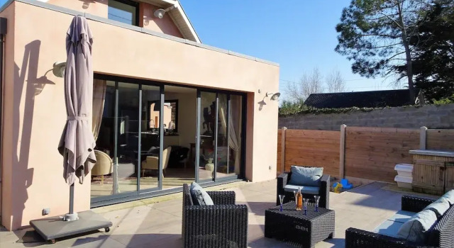 Коттедж Comfortable Holiday Home 50 m From the sea