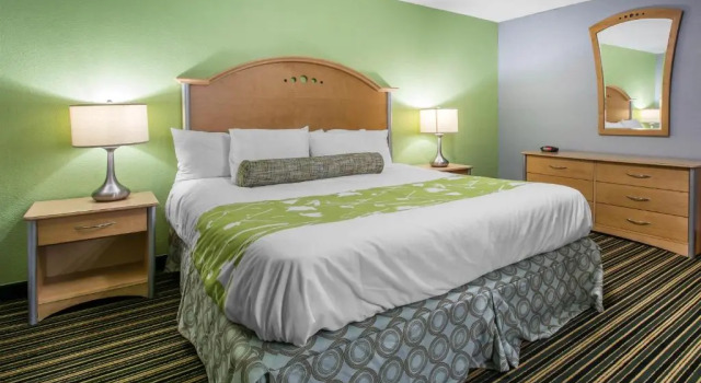 Номер Standard Rodeway Inn & Suites Winter Haven Chain of Lakes
