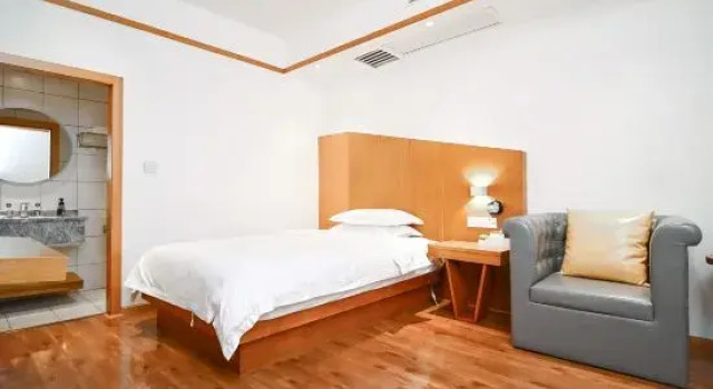 Двухместный семейный люкс Deluxe Du Family Chinese Inn (Langzhong Ancient City Huaguang Tower)
