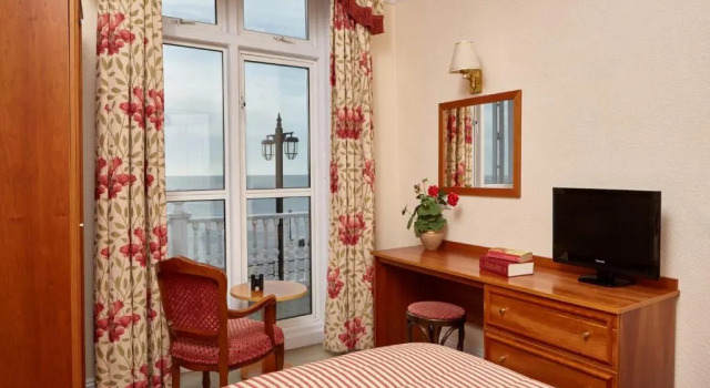 Номер Standard Royal York & Faulkner Hotel