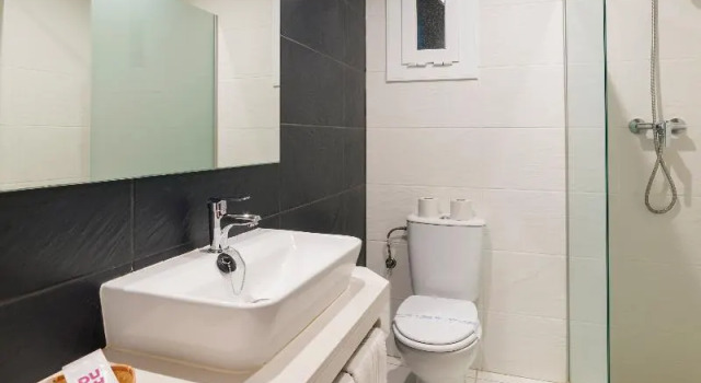 Трёхместный номер Standard с балконом BLUESEA Continental