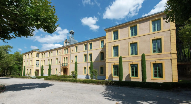 Tasteful apartment in Montbrun les Bains with terrace, Забронировать Апартаменты/квартира Монбрен-ле-Бен Drôme Provençale, рядом с Valvital - Montbrun-les-Bains Thermal Baths