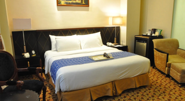 Номер Superior с видом на парк The Luneta Hotel