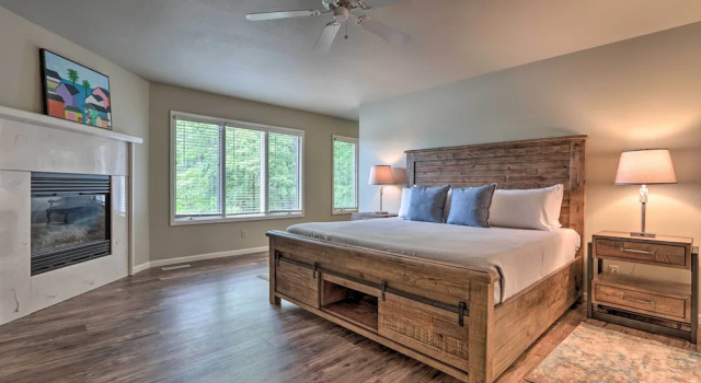 Коттедж с 4 комнатами Lakefront Haven: Family-friendly Sunrise Beach Gem