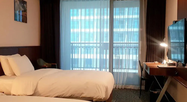 Двухместный номер Standard с балконом и с частичным видом на океан Ramada by Wyndham Gangwon Sokcho