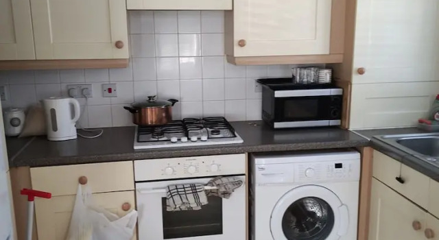 Апартаменты Immaculate 1-bed Apartment in Borehamwood