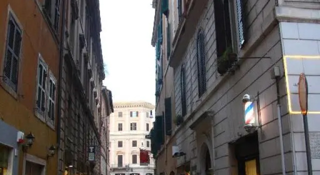 EVE Guest House at Trevi Fountain, Забронировать Гостевой дом Треви Рим, рядом с Посольство США в Риме