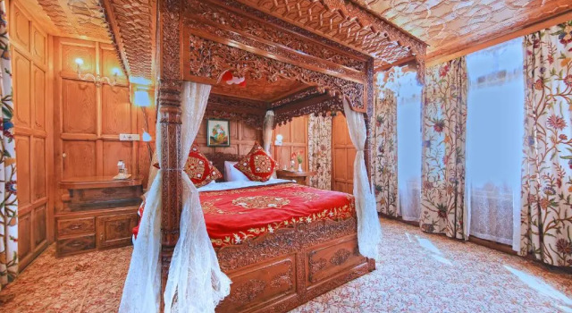Люкс Luxury Kolu Group Of Houseboats