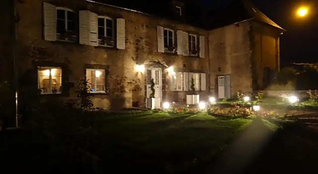 La Bromontoise Chambres d'Hôtes, Prenota Hotel Hotel a Alvernia con parcheggio, Parcheggio
