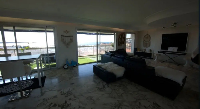 Grand T3 Magnifique Vue mer Suquet, Забронировать Отель Бизнес-отели Канн, рядом с Церковь Нотр-Дам-д'Эсперанс, 4* 5*