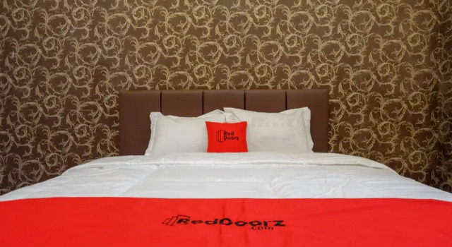 Номер Standard RedDoorz @ Jalan Pattimura Palu