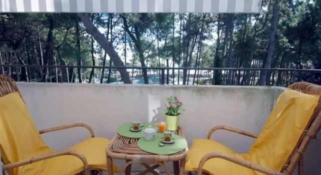 Апартаменты с 3 комнатами с балконом и с видом на сад Villa Edda