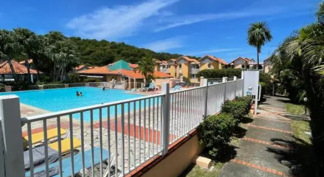 Апартаменты T2 Spacieux, Confort, Piscine & Plage a Sainte-Anne