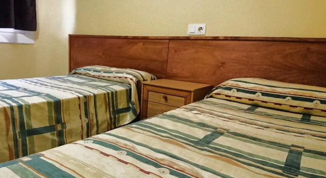 Apartaments Garrotxa, Varaa Hotelli Torroella de Montgrí Baix Empordà