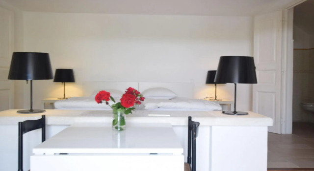 Modern Terrace Stay Montbrun, Забронировать Апартаменты/квартира Отели Монбрен-ле-Бен с парковкой, рядом с Valvital - Montbrun-les-Bains Thermal Baths, Парковка