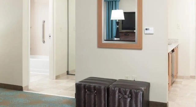 Четырёхместная студия Hampton Inn & Suites St. Louis at Forest Park
