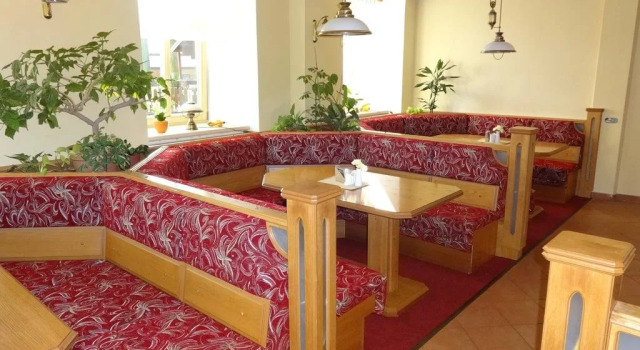 Hotel Praha Potštejn, Rezerwuj Hotel Tanie hotele w Kraj hradecki