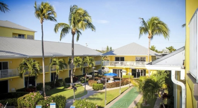 Sandpiper Gulf Resort, Забронировать Курортный отель Форт-Майерс-Бич Fort Myers Area