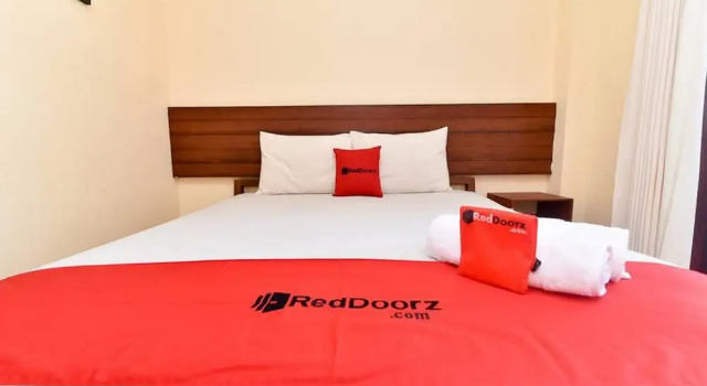 RedDoorz near Level 21 Mall Denpasar, Забронировать Отель Денпасар Denpasar Municipality
