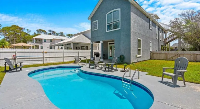 Коттедж Walk to Santa Rosa Beach Private Pool, Balcony, and Coastal Views