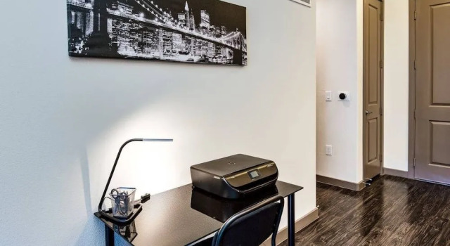 Beautiful Home Near Energy Corridor Pool & Patio, 预订 酒店 能量大道 休斯顿