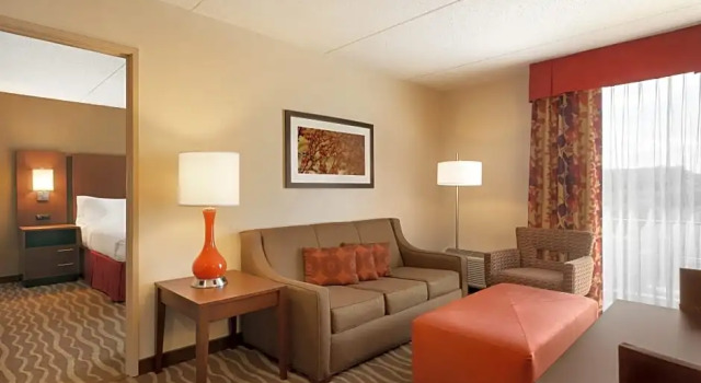 Двухместный полулюкс Holiday Inn Hotel & Suites Des Moines-Northwest by IHG