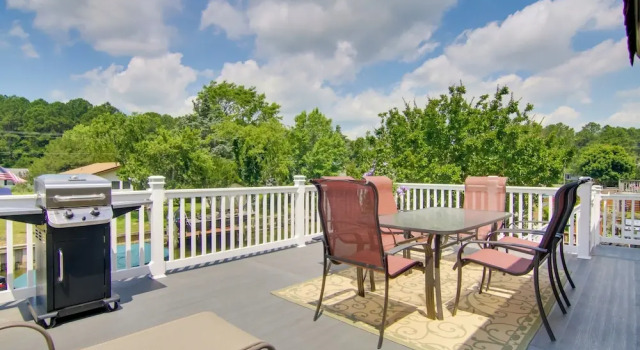 Коттедж Canal-front Getaway w/ Deck & Dock in Ocean City