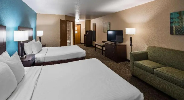 Четырёхместный номер Standard с балконом Best Western Galena Inn & Suites